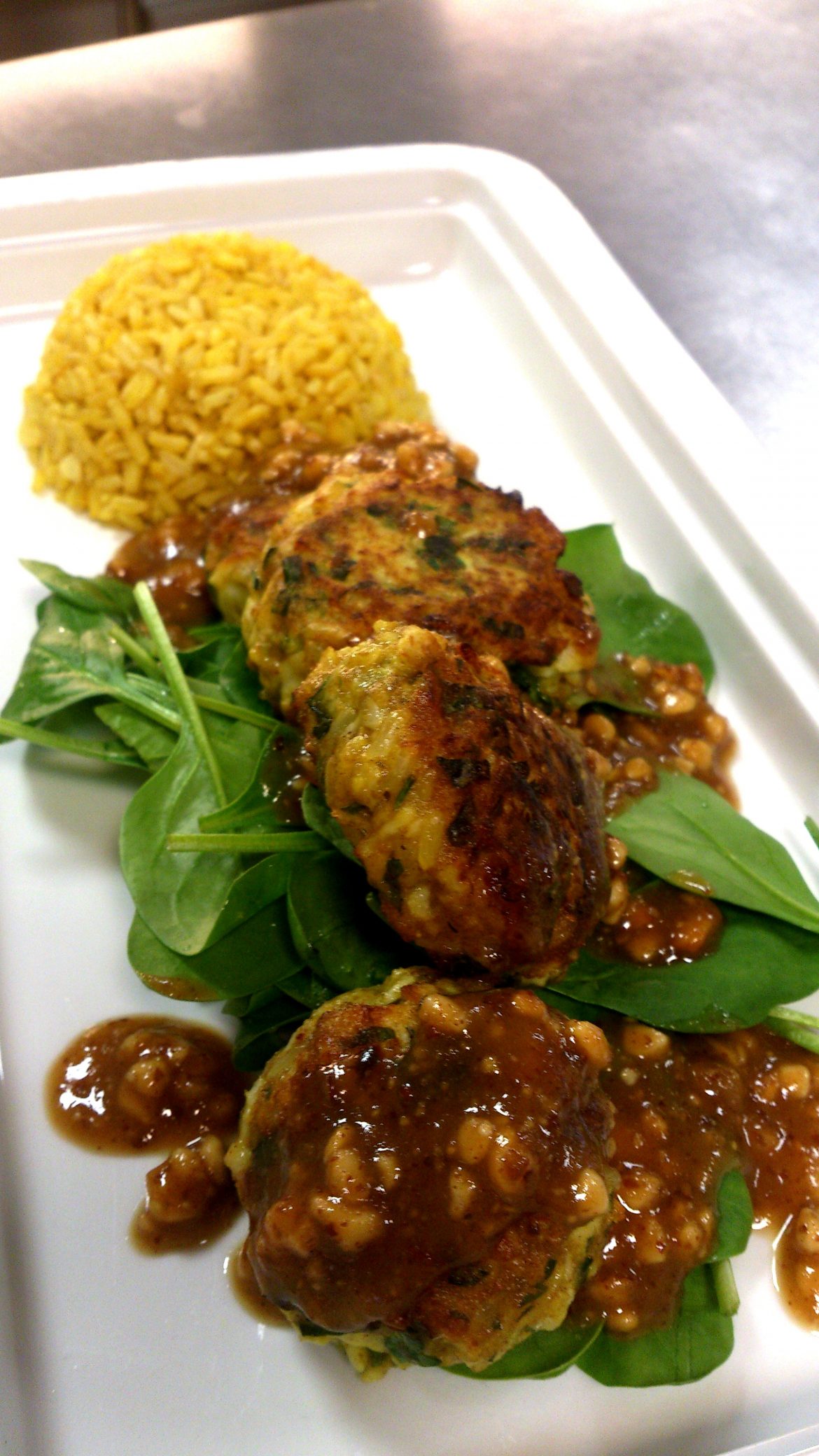 Blómkálsbollur með hnetusósu