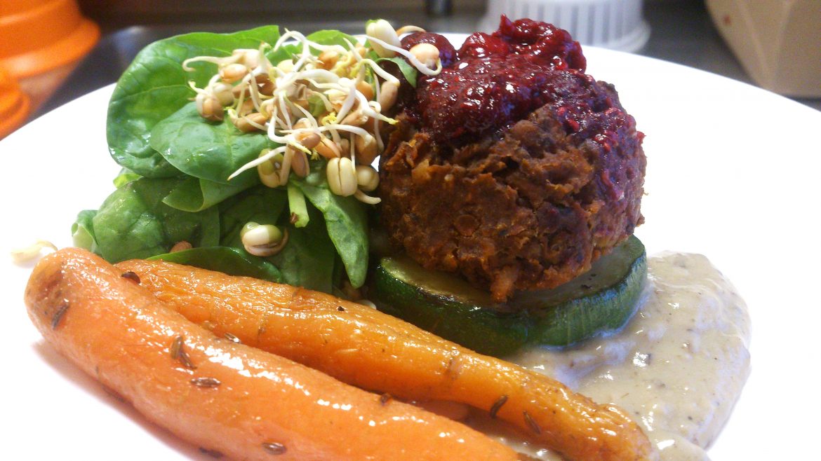 des2013.jpg Pekanhnetubuff með hindberjasultu og villisveppasósu