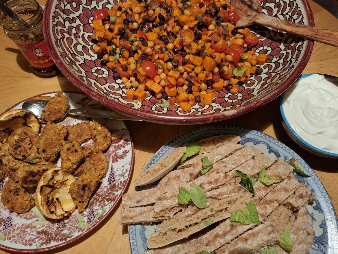 Kjúklingabaunir, Falafel, Naan og Grísk jógúrt